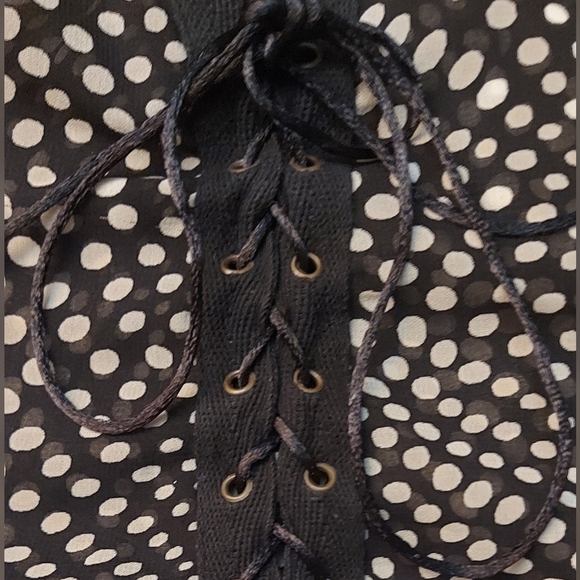 Tango Mango Collecyion Black and White Relaxed Puff Sleeve Blouse - Picture 8 of 9